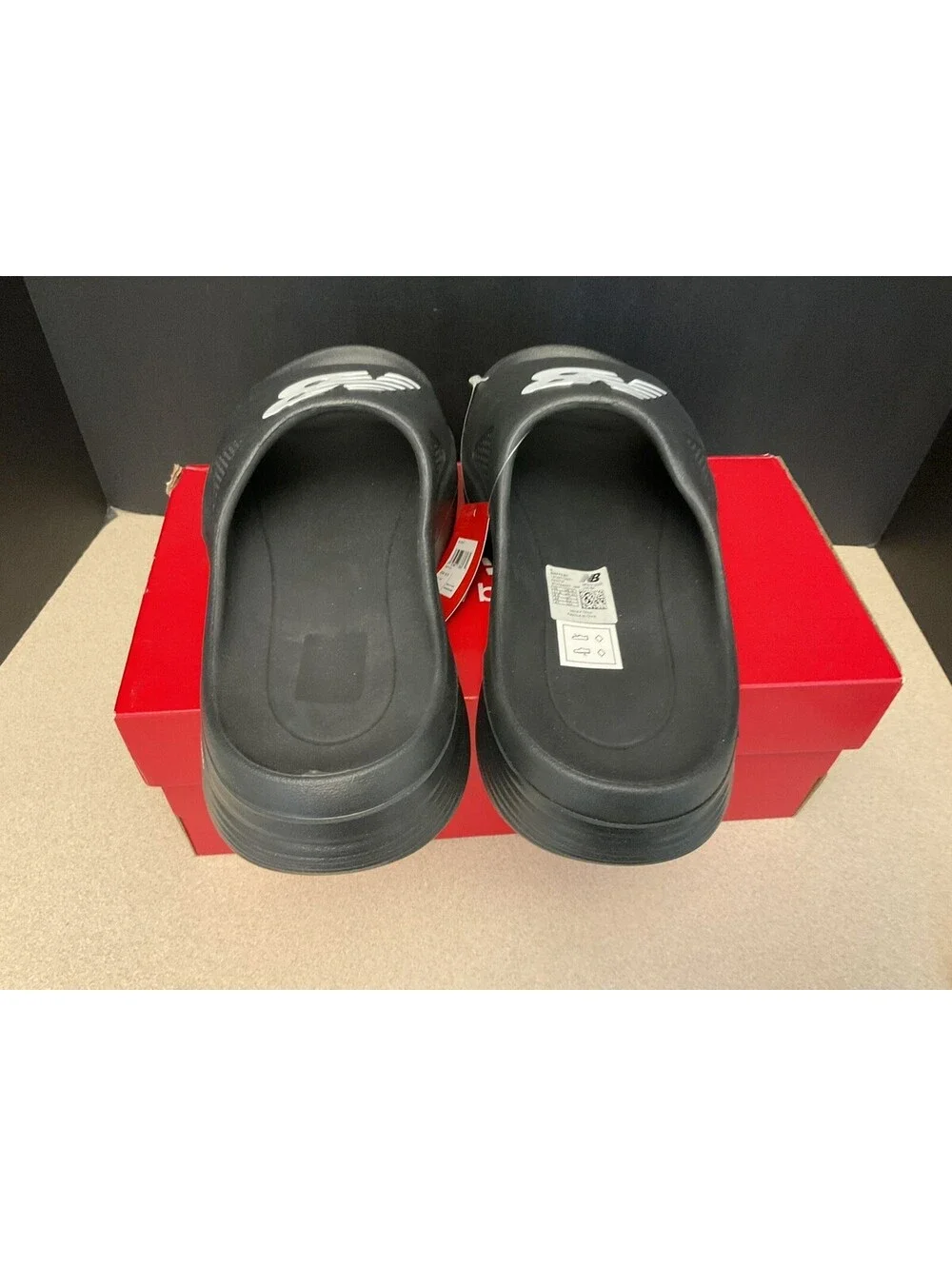 New! Mens New Balance Fuel Cell Black/White Recovery Slip On Sandals. Size 10D.